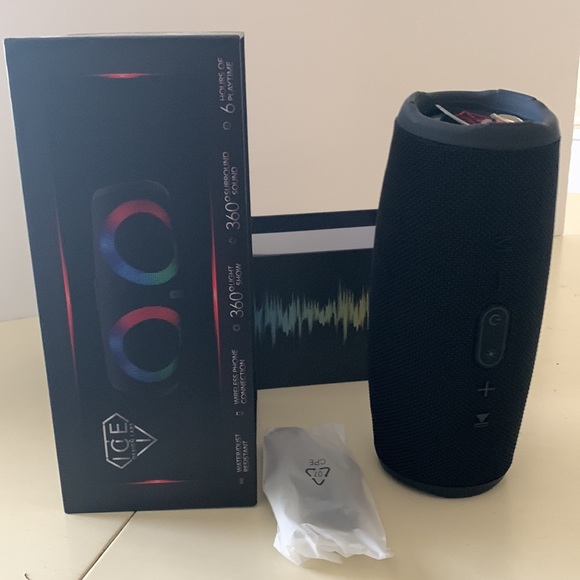 Water resistant blue tooth speaker. - Picture 3 of 4